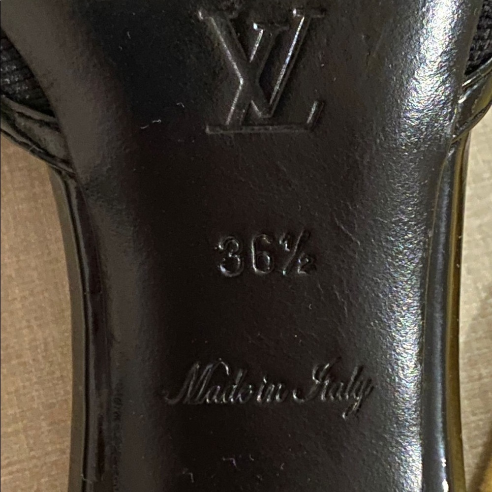 2007 collection Louis Vuitton. Made in Italy. Worn once. In a great condition.